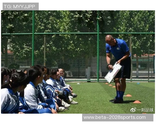 感谢教练的辛勤付出与无私奉献让我们在足球路上不断成长
